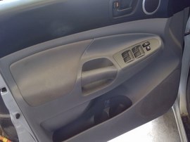 2008 TOYOTA TACOMA, SILVER, SR5, CREW CAB, 4.0L, AT, 4WD.  Z25078